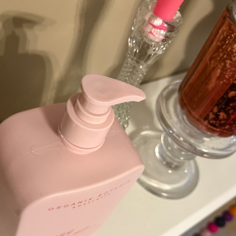 Organik Botanik Australia Rose & Goat's Milk Shower Gel 33.8 fl oz - Picture 6 of 6